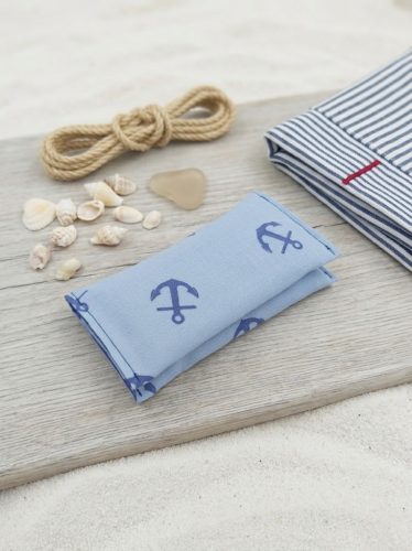 Tengerész mintás papírzsebkendő tartó
